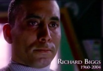 Nella foto (Credit: Warner Home Video), l'attore Richard Biggs nel ruolo del Dottor Franklyn.