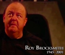 Nella foto (Credit: Warner Home Video), l'attore Roy Brocksmith nel ruolo di Fratello Macomber.